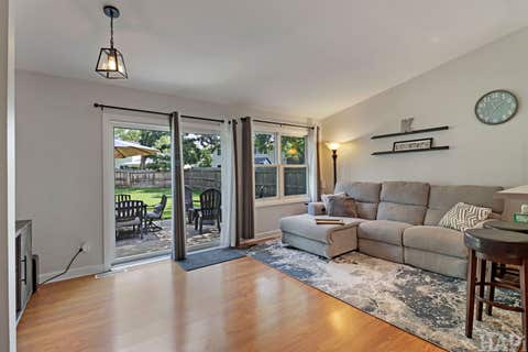 Tiny photo for 385 Northgate Road, Lindenhurst, IL 60046 (MLS # 12742204)