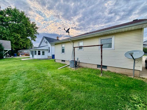 Tiny photo for 710 Saint Vincents Avenue, Peru, IL 61354 (MLS # 12715766)