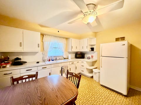 Tiny photo for 710 Saint Vincents Avenue, Peru, IL 61354 (MLS # 12715766)