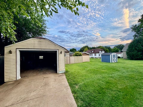Tiny photo for 710 Saint Vincents Avenue, Peru, IL 61354 (MLS # 12715766)