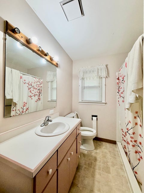 Tiny photo for 710 Saint Vincents Avenue, Peru, IL 61354 (MLS # 12715766)