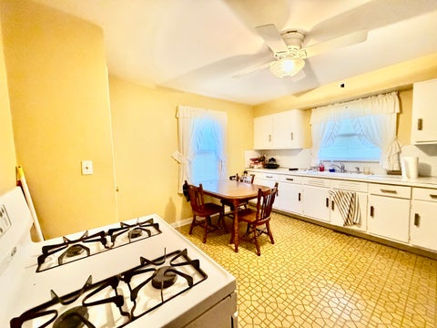 Tiny photo for 710 Saint Vincents Avenue, Peru, IL 61354 (MLS # 12715766)