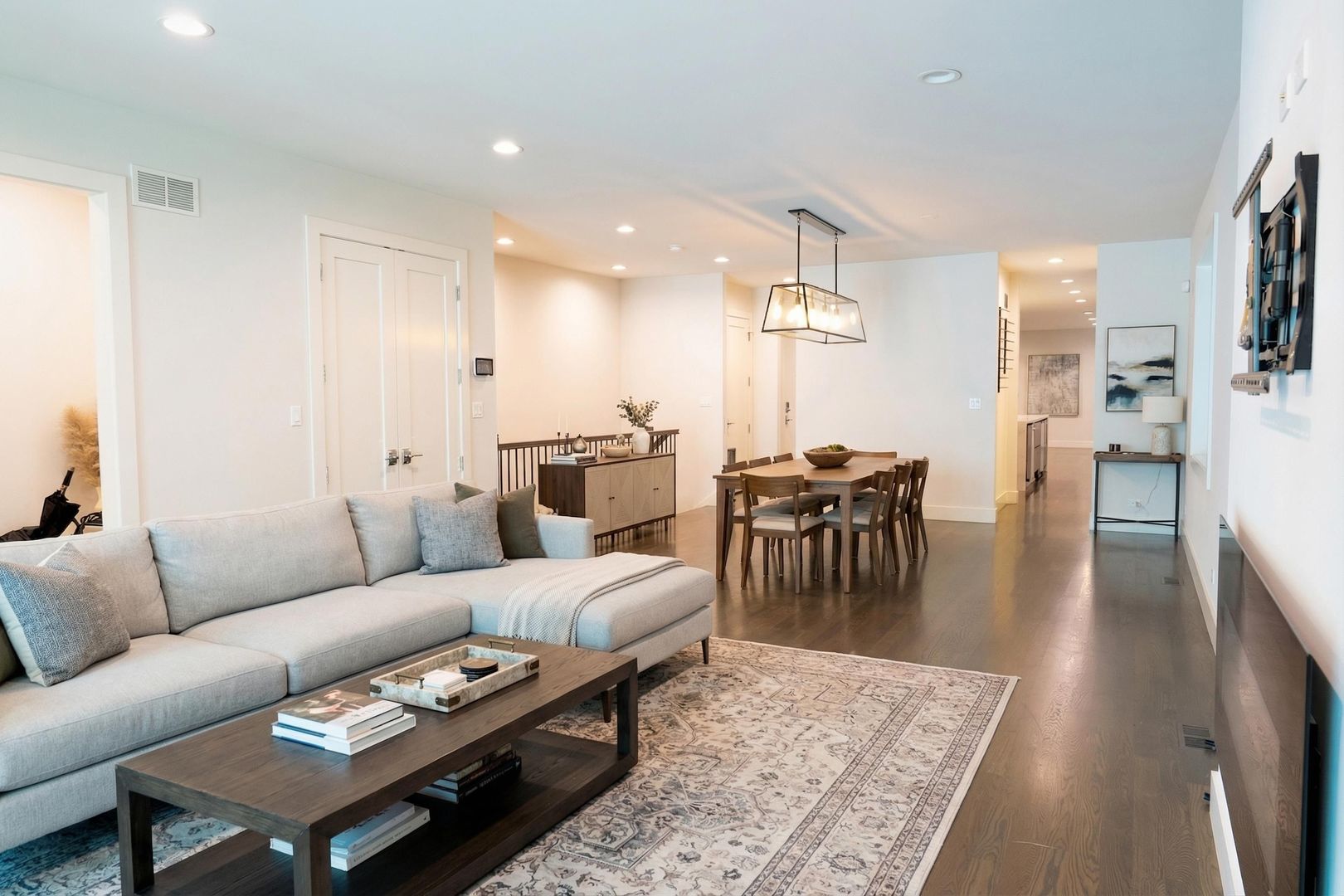 1150 W Hubbard Street 1E