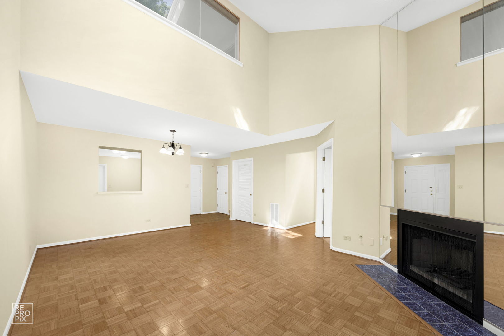 1081 Courtland Drive 1081