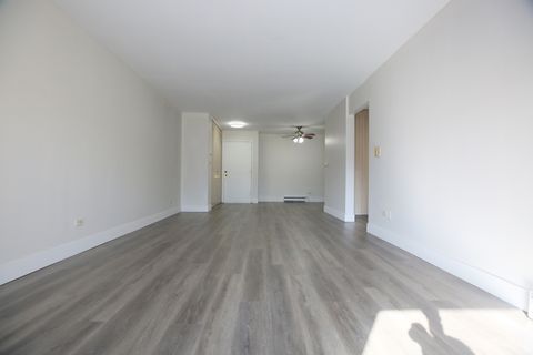 Tiny photo for 832 E OLD WILLOW Road #105, Prospect Heights, IL 60070 (MLS # 12570248)