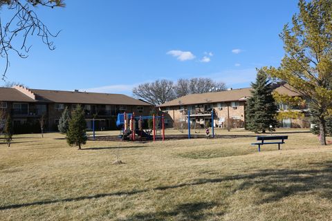 Tiny photo for 832 E OLD WILLOW Road #105, Prospect Heights, IL 60070 (MLS # 12570248)