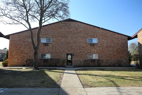 Tiny photo for 832 E OLD WILLOW Road #105, Prospect Heights, IL 60070 (MLS # 12570248)