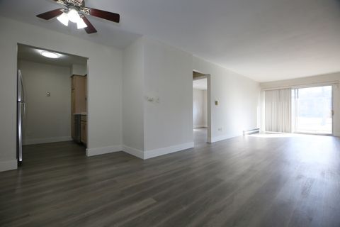 Tiny photo for 832 E OLD WILLOW Road #105, Prospect Heights, IL 60070 (MLS # 12570248)