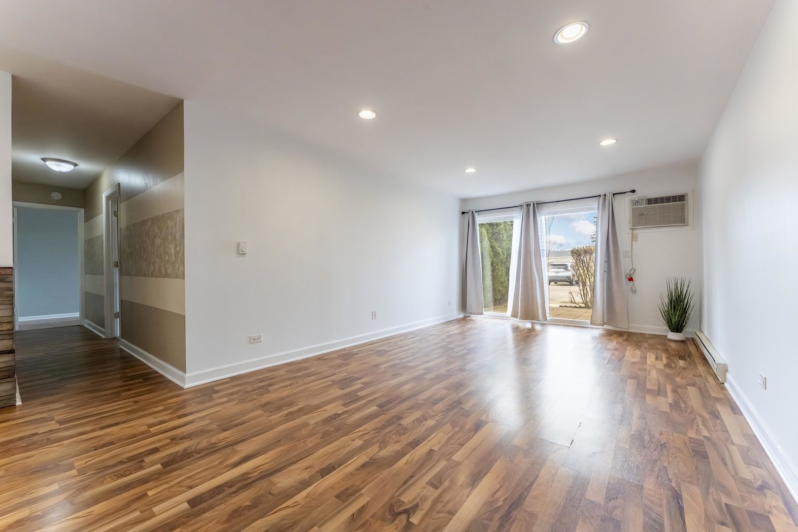 802 E OLD WILLOW Road 114