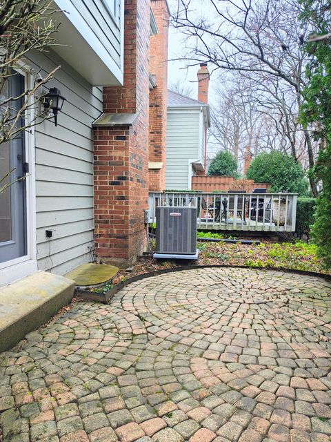 Tiny photo for 12 Sommerset Lane, Lincolnshire, IL 60069 (MLS # 12591123)