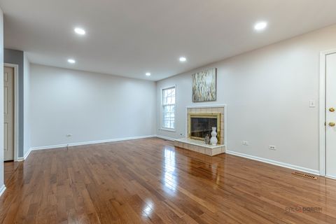 Tiny photo for 12 Sommerset Lane, Lincolnshire, IL 60069 (MLS # 12591123)