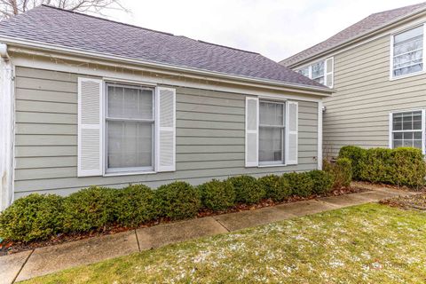 Tiny photo for 12 Sommerset Lane, Lincolnshire, IL 60069 (MLS # 12591123)