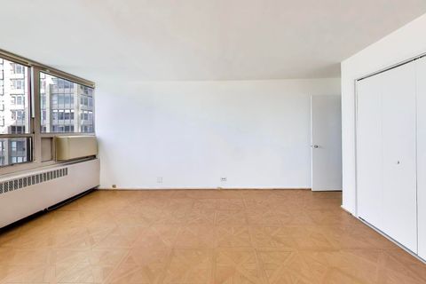 Tiny photo for Chicago, IL 60613 (MLS # 12620388)