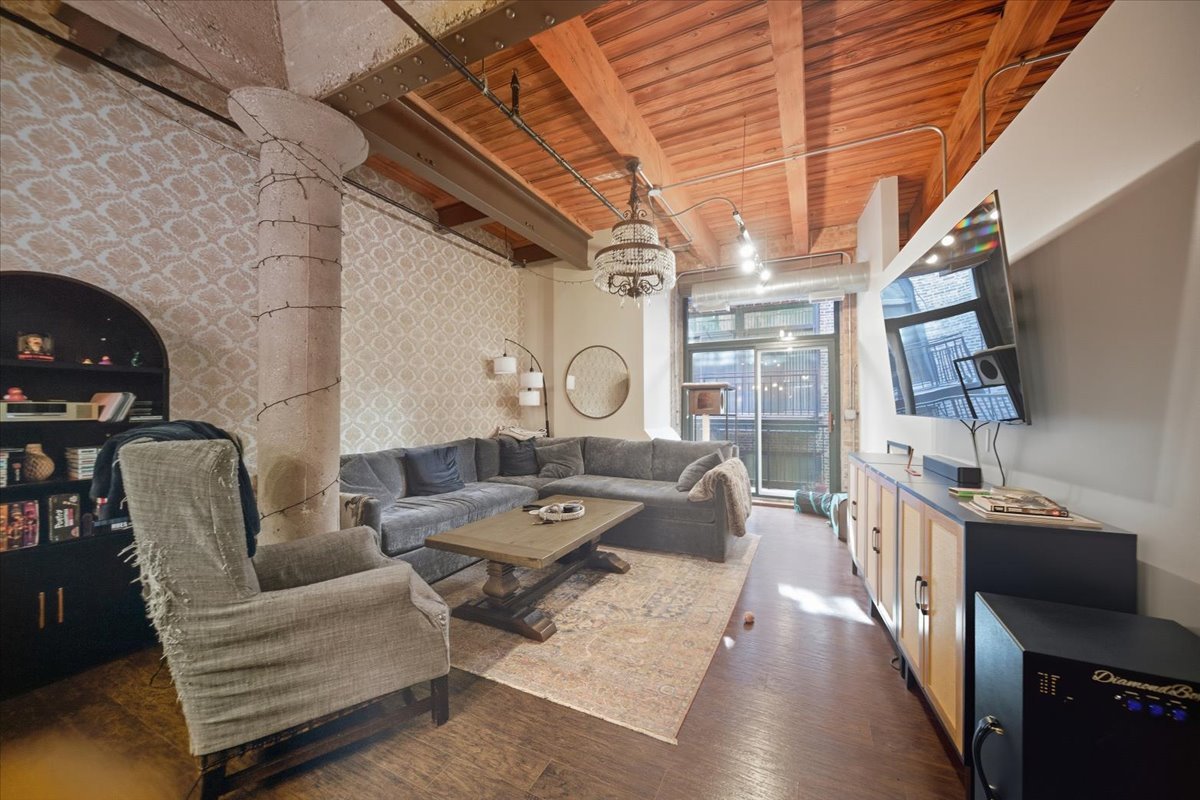 420 W Ontario Street 309