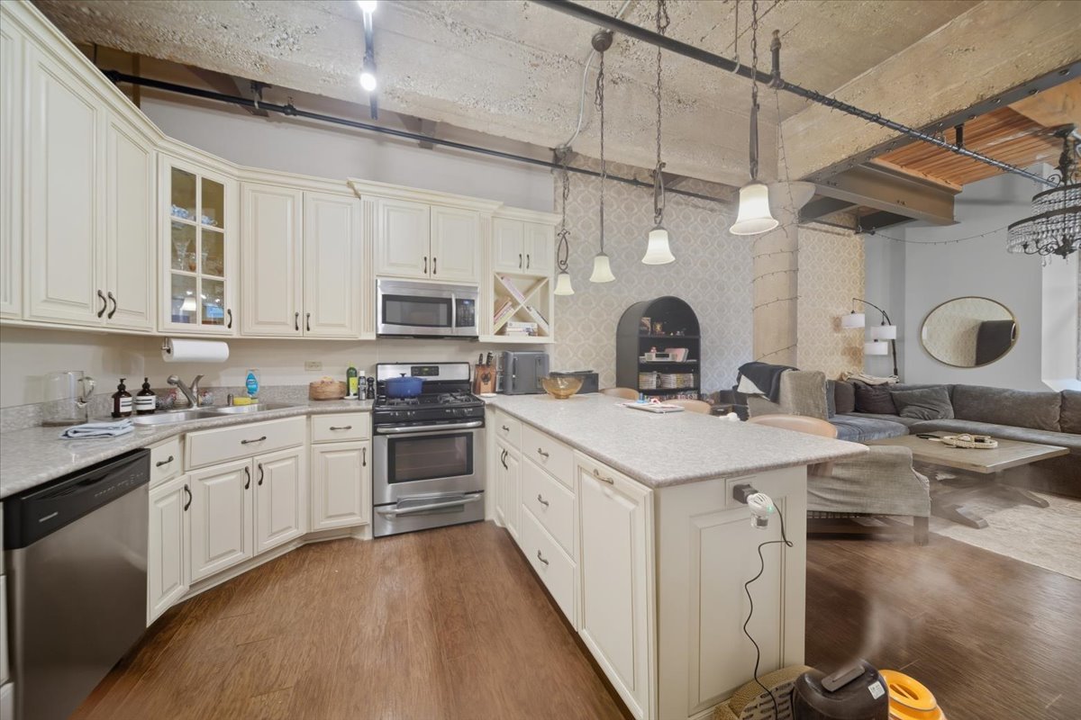 420 W Ontario Street 309