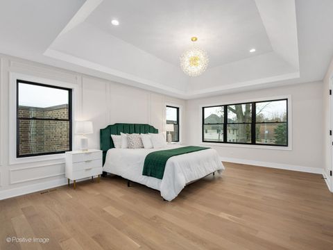 Tiny photo for 104 N Evergreen Avenue, Elmhurst, IL 60126 (MLS # 12622019)