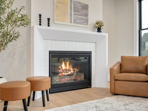 Tiny photo for 104 N Evergreen Avenue, Elmhurst, IL 60126 (MLS # 12622019)