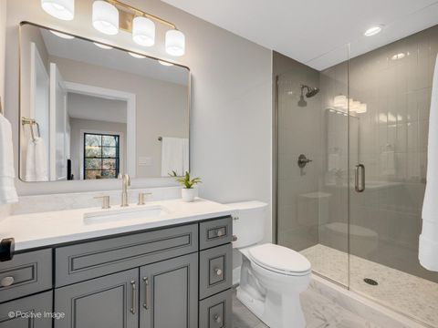 Tiny photo for 104 N Evergreen Avenue, Elmhurst, IL 60126 (MLS # 12622019)