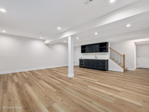 Tiny photo for 104 N Evergreen Avenue, Elmhurst, IL 60126 (MLS # 12622019)