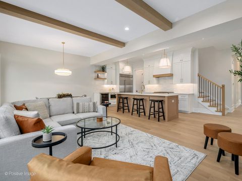 Tiny photo for 104 N Evergreen Avenue, Elmhurst, IL 60126 (MLS # 12622019)