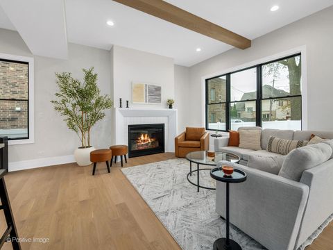 Tiny photo for 104 N Evergreen Avenue, Elmhurst, IL 60126 (MLS # 12622019)