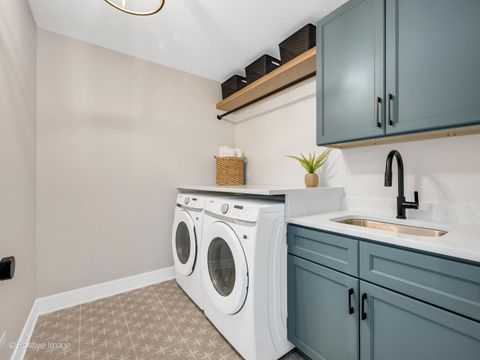 Tiny photo for 104 N Evergreen Avenue, Elmhurst, IL 60126 (MLS # 12622019)