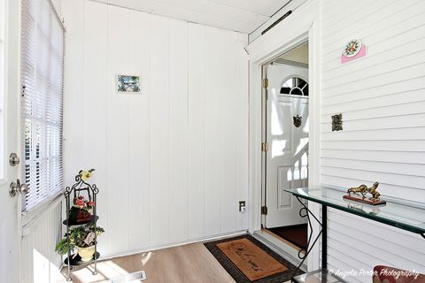 Tiny photo for 2721 Eshcol Avenue, Zion, IL 60099 (MLS # 12500545)