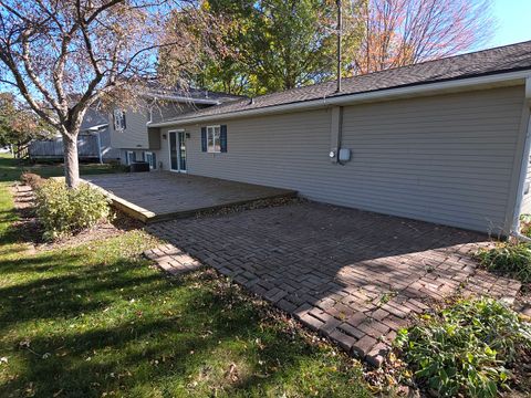 Tiny photo for 5102 Spruce Street, Sterling, IL 61081 (MLS # 12504865)
