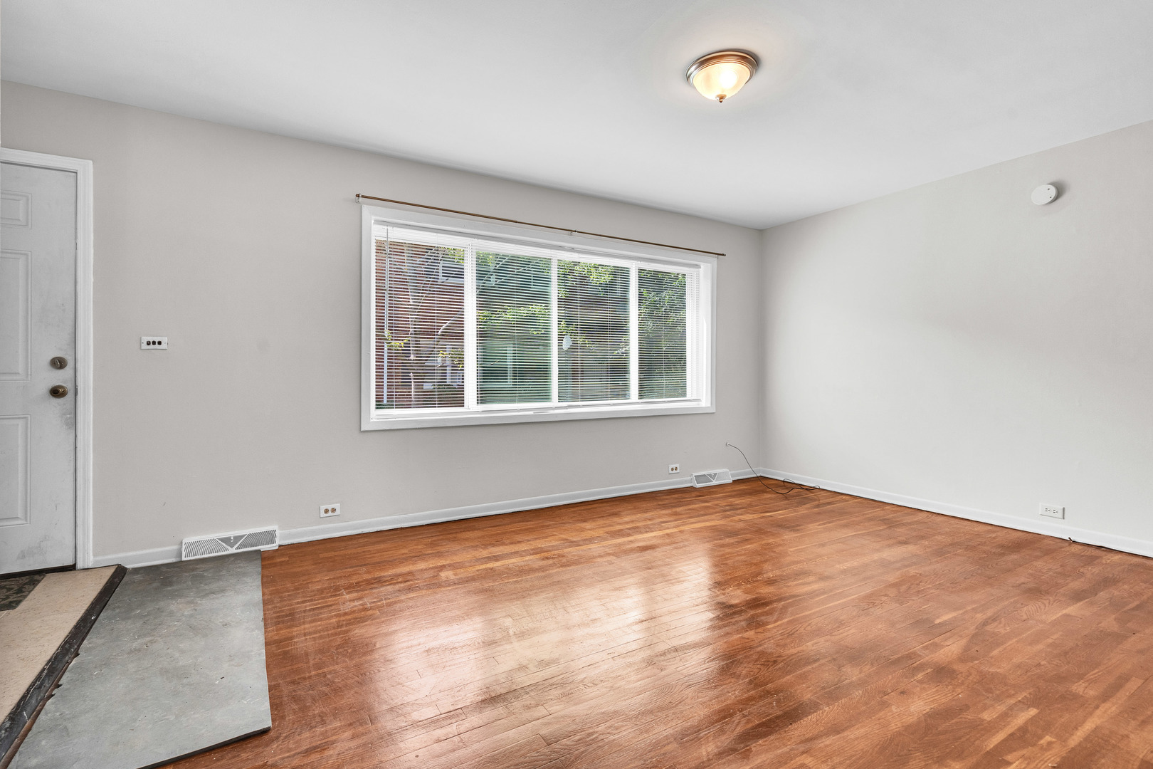937 W North Avenue C
