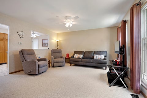 Tiny photo for 1549 Sawgrass Court, Elgin, IL 60123 (MLS # 12689211)