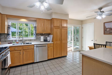 Tiny photo for 1549 Sawgrass Court, Elgin, IL 60123 (MLS # 12689211)