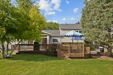 Tiny photo for 1549 Sawgrass Court, Elgin, IL 60123 (MLS # 12689211)
