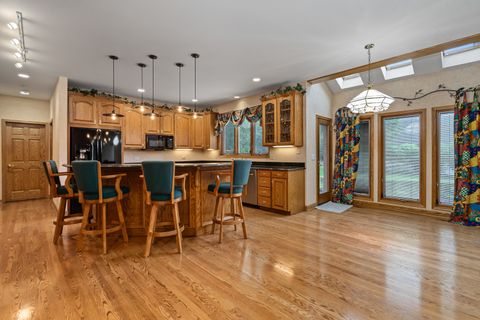 Tiny photo for 807 Hitchcock Avenue, Lisle, IL 60532 (MLS # 12510691)