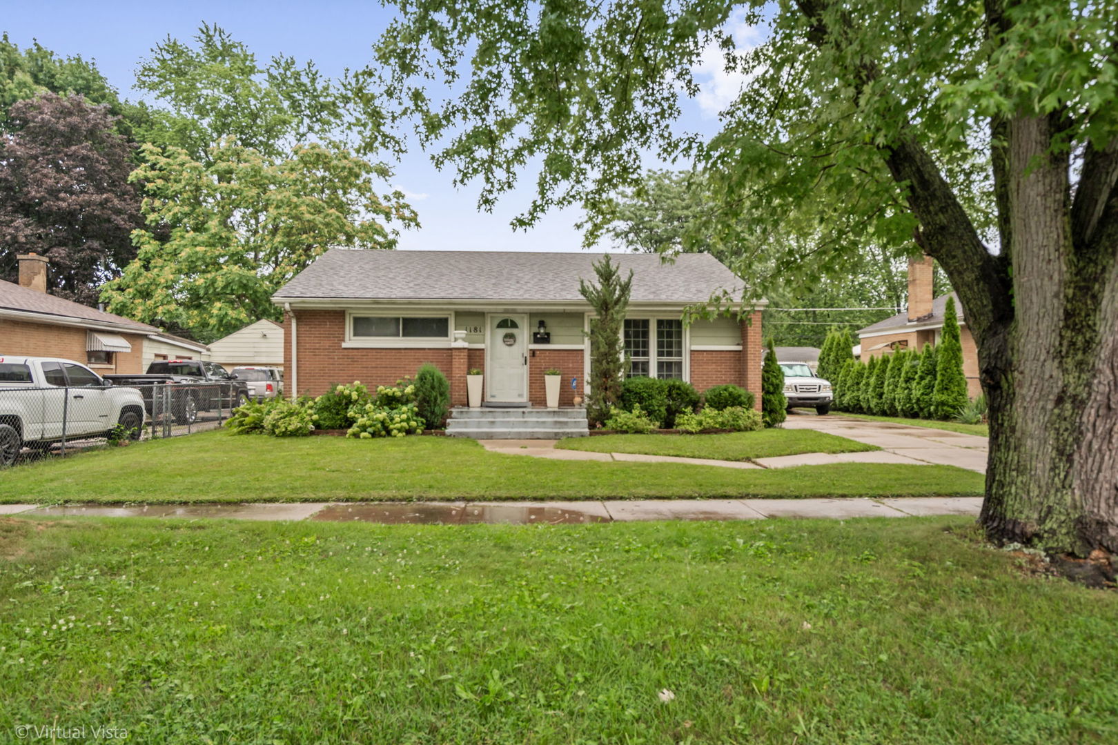 1181 Hiawatha Drive