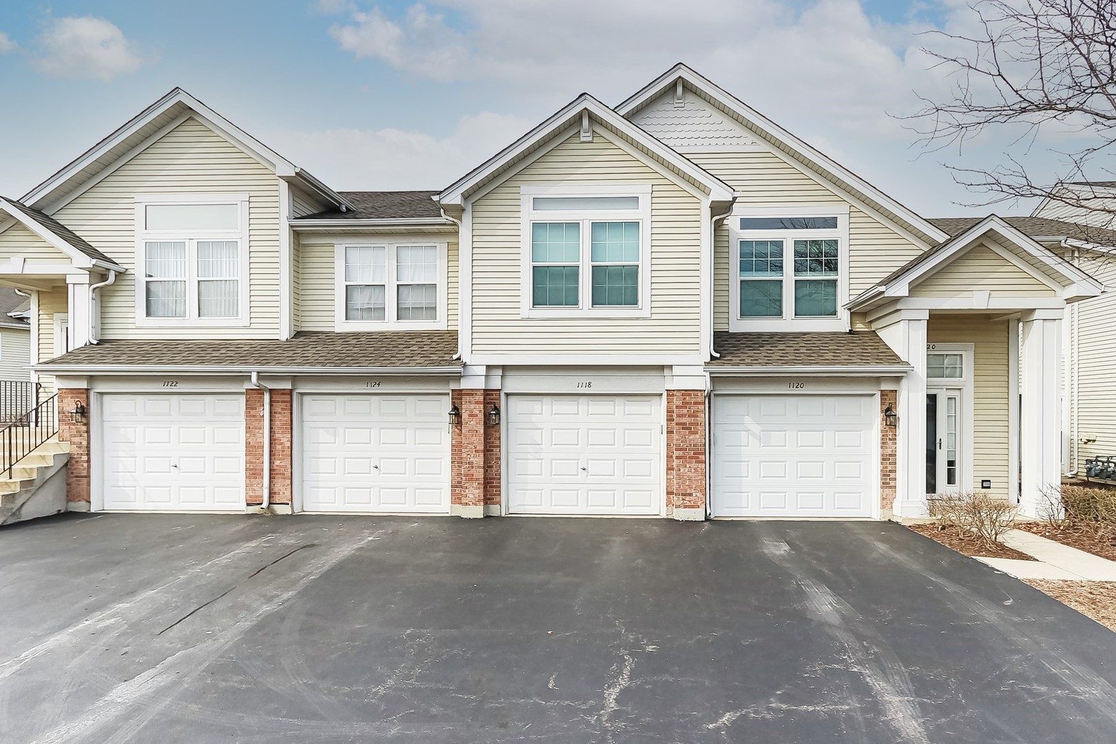 1118 Hawthorne Lane 1118