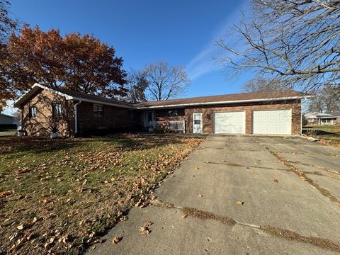 Tiny photo for 21 Colonial Drive, Clinton, IL 61727 (MLS # 12517680)