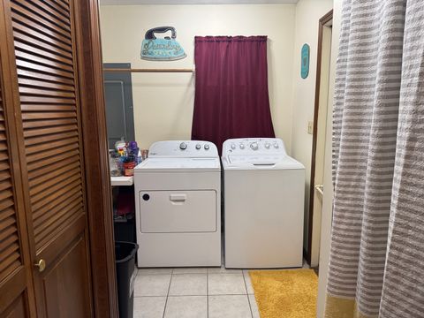 Tiny photo for 21 Colonial Drive, Clinton, IL 61727 (MLS # 12517680)