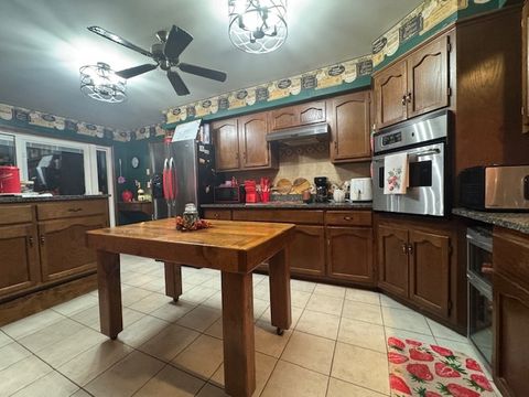 Tiny photo for 21 Colonial Drive, Clinton, IL 61727 (MLS # 12517680)