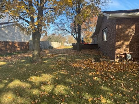 Tiny photo for 21 Colonial Drive, Clinton, IL 61727 (MLS # 12517680)