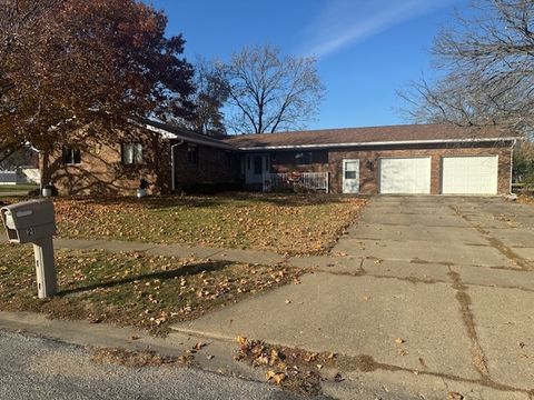 Photo of 21 Colonial Drive, Clinton, IL 61727 (MLS # 12517680)