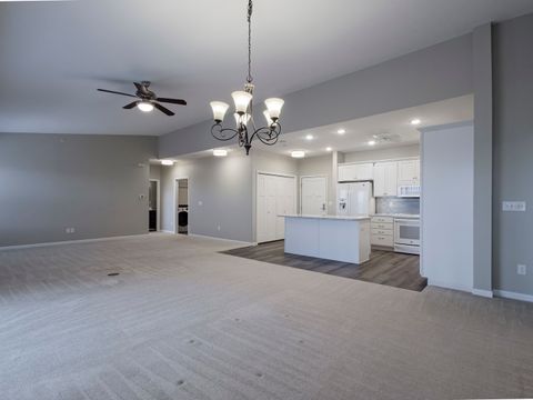 Tiny photo for 2592 MIDDLE Road #313, Bettendorf, IA 52722 (MLS # 12660404)