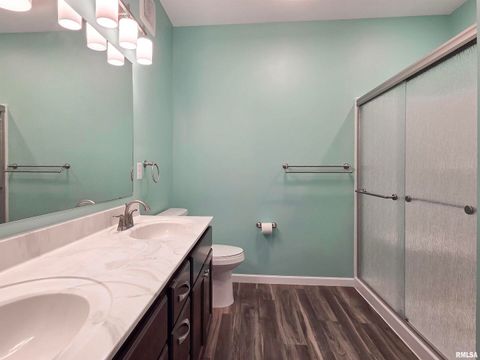 Tiny photo for 2592 MIDDLE Road #313, Bettendorf, IA 52722 (MLS # 12660404)
