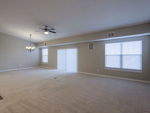 Tiny photo for 2592 MIDDLE Road #313, Bettendorf, IA 52722 (MLS # 12660404)