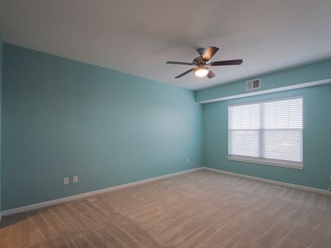 Tiny photo for 2592 MIDDLE Road #313, Bettendorf, IA 52722 (MLS # 12660404)