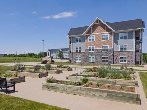 Photo of 2592 MIDDLE Road #313, Bettendorf, IA 52722 (MLS # 12660404)