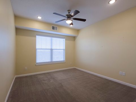 Tiny photo for 2592 MIDDLE Road #313, Bettendorf, IA 52722 (MLS # 12660404)