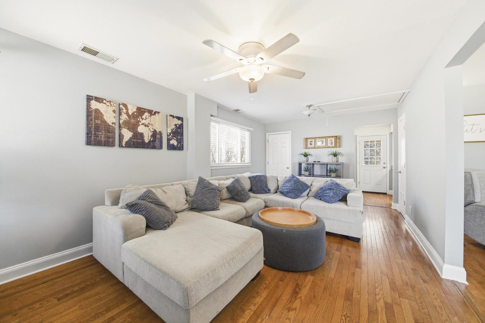 581 Charing Cross Road