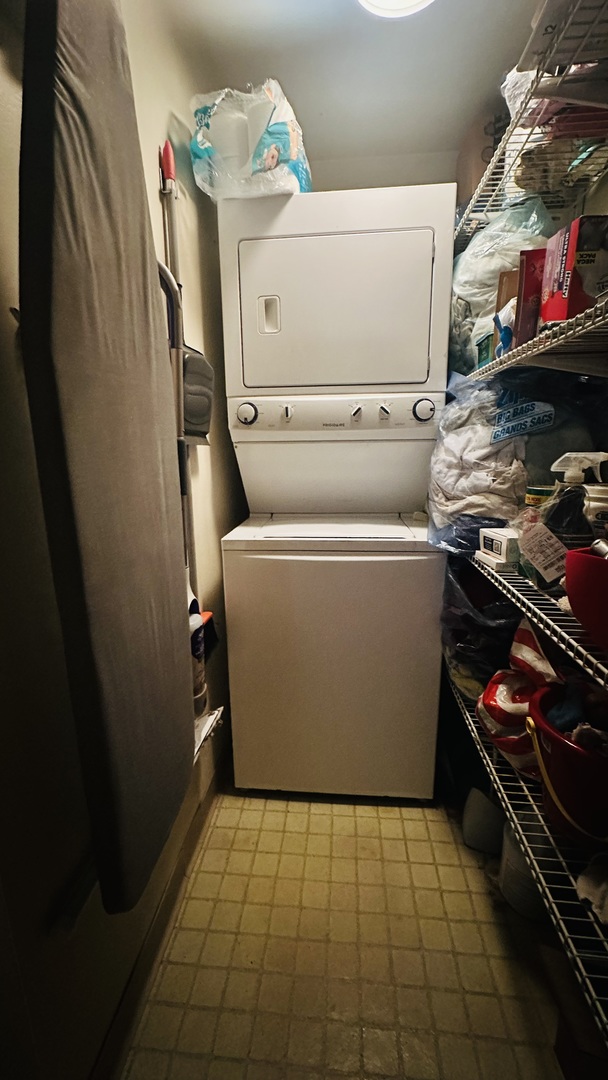 Chicago, Illinois 60611, United States, 2 Bedrooms Bedrooms, ,2 BathroomsBathrooms,Residential,Active,216251