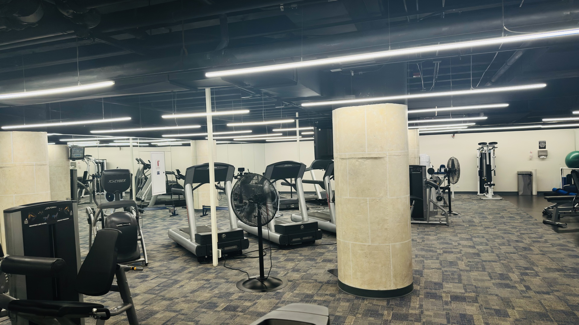 Chicago, Illinois 60611, United States, 2 Bedrooms Bedrooms, ,2 BathroomsBathrooms,Residential,Active,216251