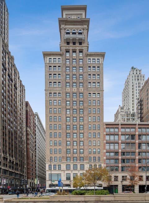 Photo of 6 N Michigan Avenue #806, Chicago, IL 60602 (MLS # 12700910)